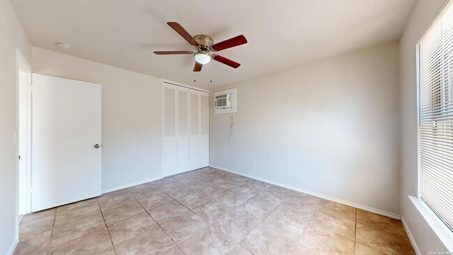 Building Photo - 8826 Cape Valley Dr