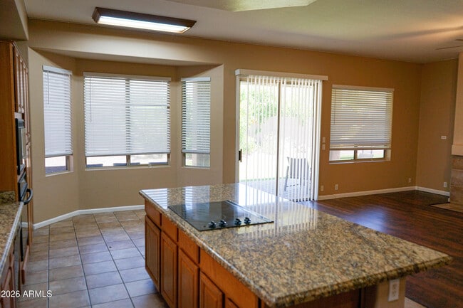 Building Photo - 541 N Danielson Way