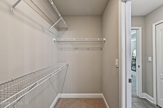 Building Photo - 3034 Oak Stream Dr