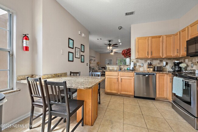 Building Photo - 677 Scrub Jay Dr