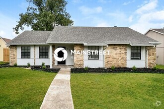 Building Photo - 1704 Panola Dr