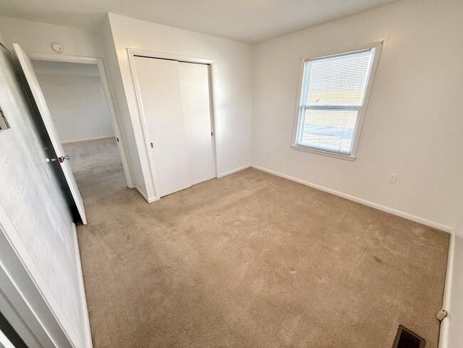 Building Photo - 1405 Webb Ridge Rd