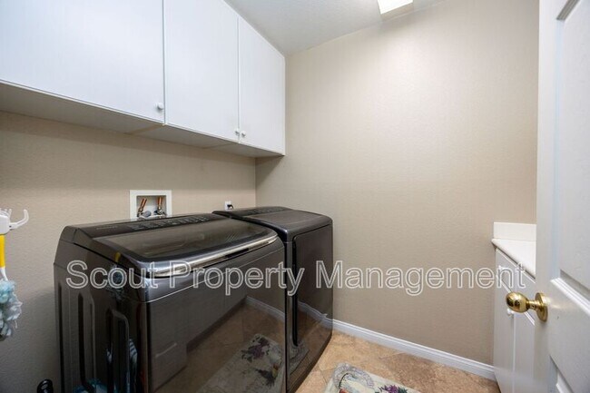 Building Photo - 28851 Springfield Pl