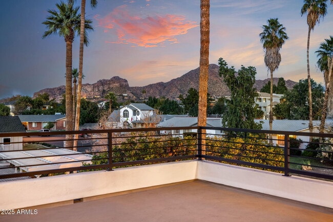 Building Photo - 4120 N 44th Pl