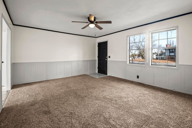 Building Photo - 246 SE 101st Rd