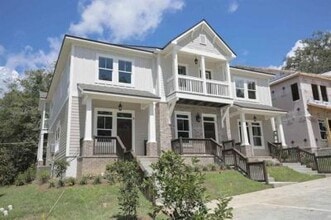 Building Photo - 224 W 5th Ave