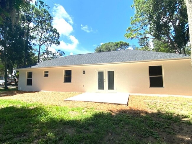 Building Photo - Beautiful New Smyrna Beach Home!
