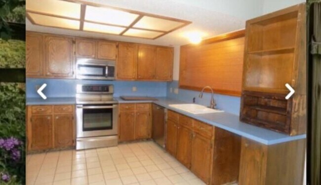 Building Photo - 209 Oak Crest Ln
