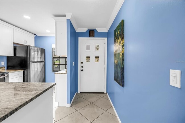 Building Photo - 9224 Mission Oaks Blvd