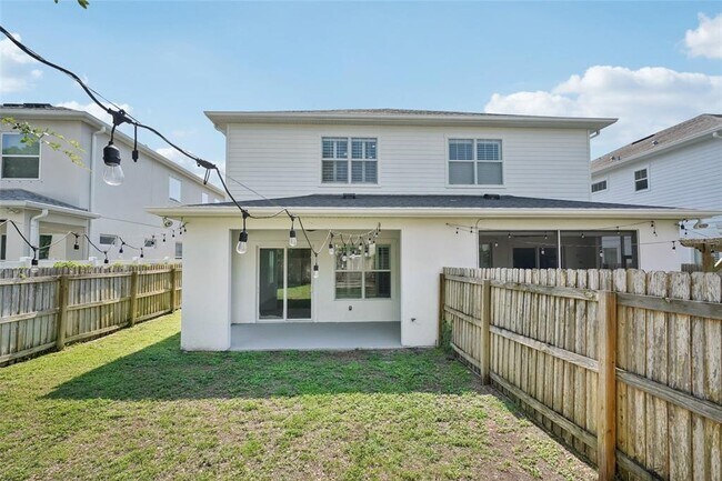 Building Photo - 307 S Arrawana Ave