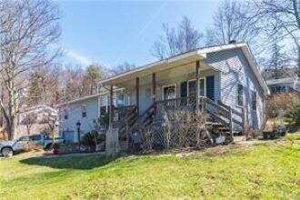 Building Photo - 30 Woodycrest Trl
