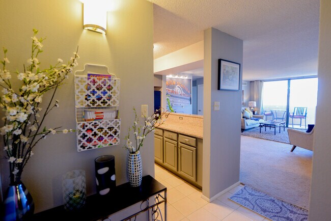 Building Photo - 1020 15th St