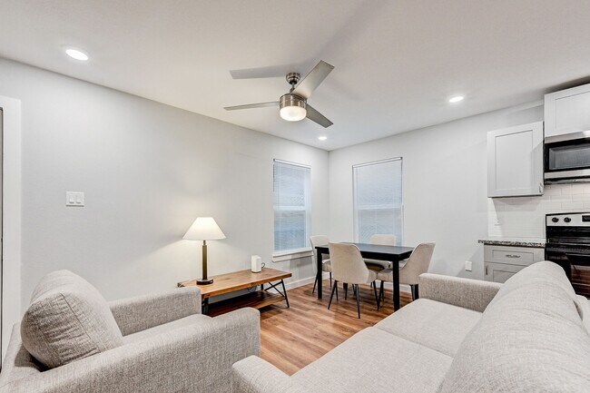 Primary Photo - 1017 North Ln