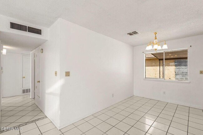 Building Photo - 11701 Henry Phipps Dr