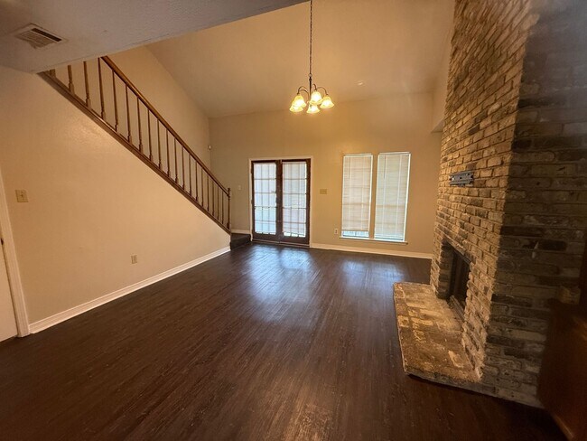 Building Photo - 3027 O'Neal Ln