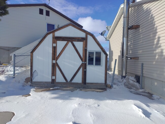 Building Photo - 1601 Canyon Rd