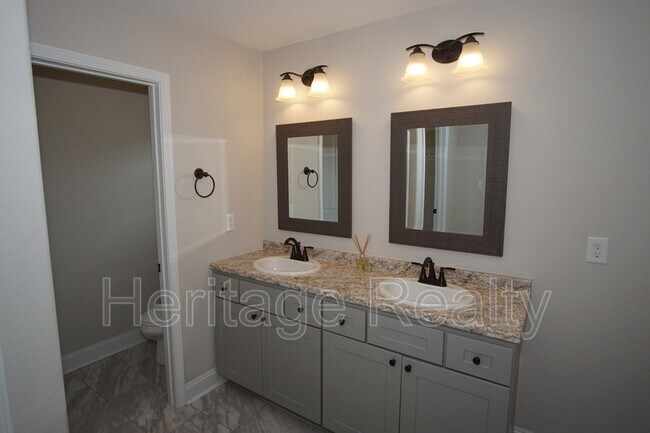 Building Photo - 1033 Ruscello Dr