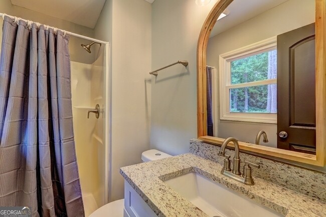 Building Photo - 215 Fond Ct