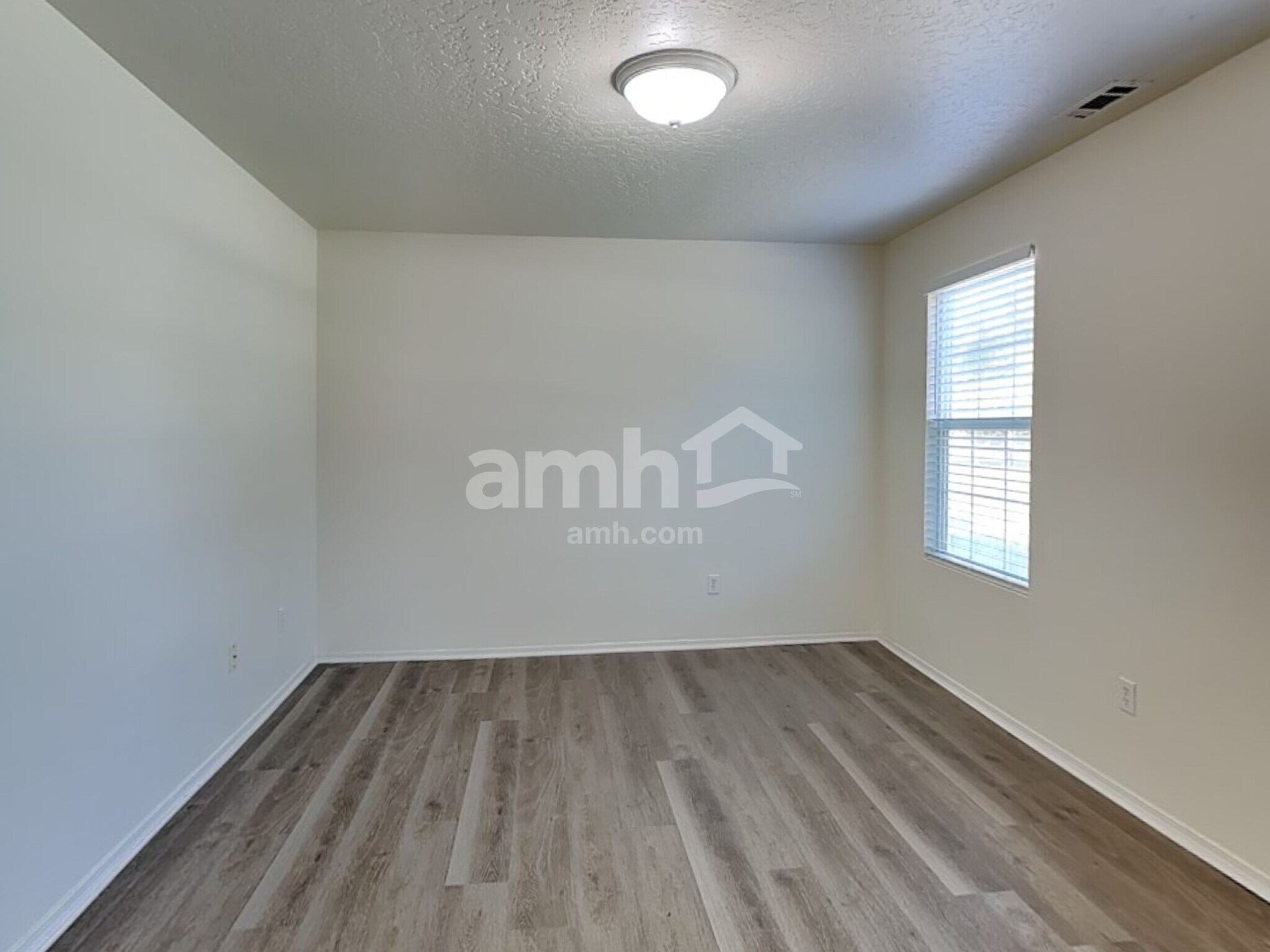 Building Photo - 9707 W Brogan Dr