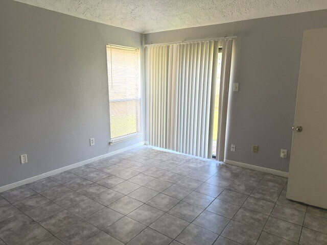 Building Photo - 7722 Valera Ln