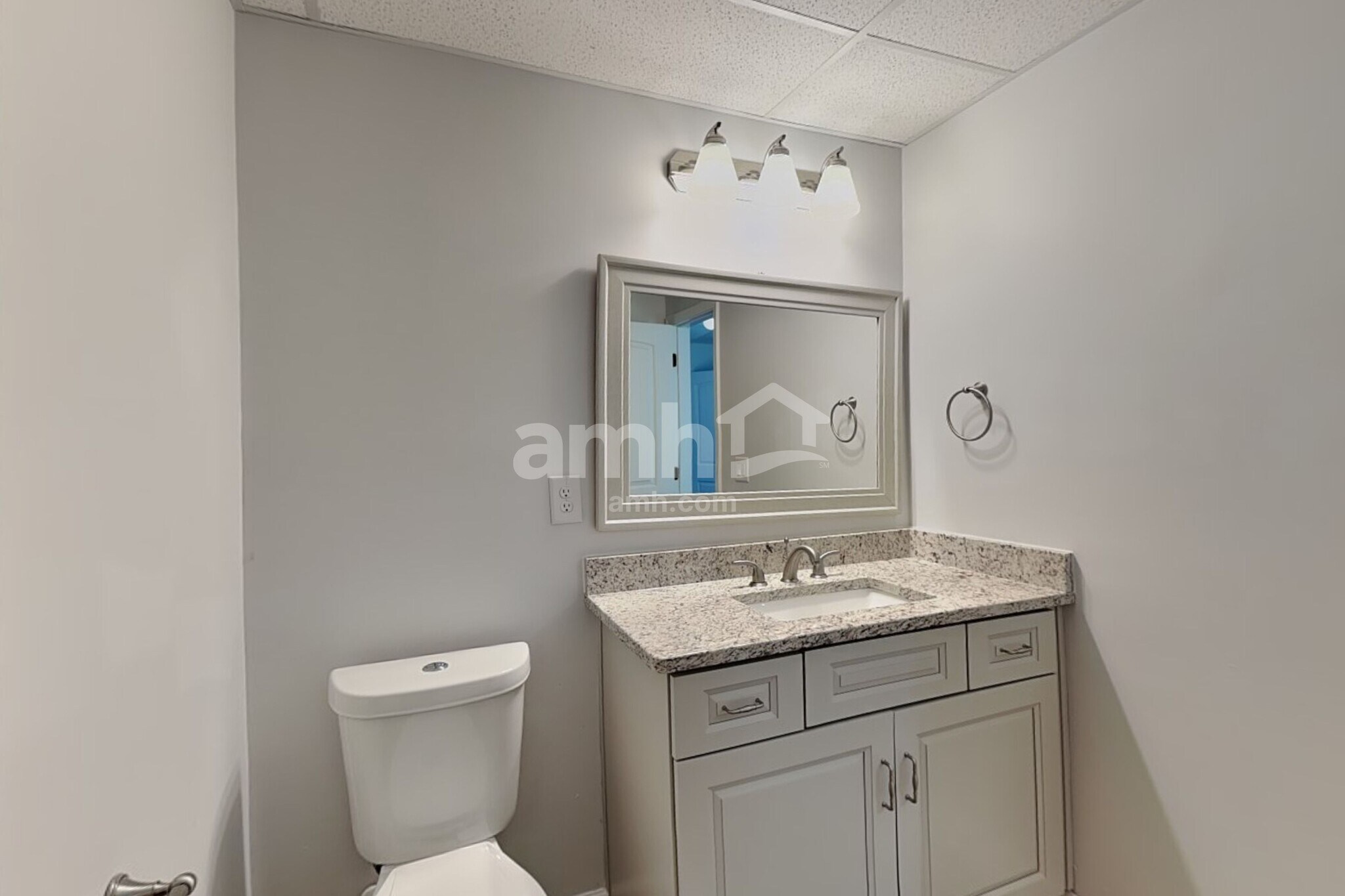 Building Photo - 5075 Roxton Ln