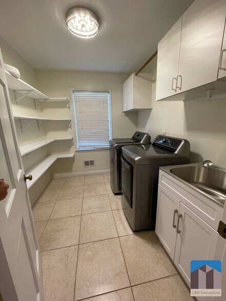 Building Photo - 1501 Eryn Cir