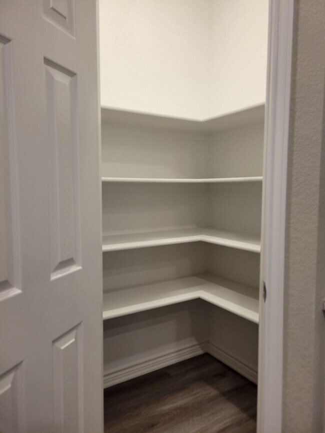 Building Photo - 1606 Pontotoc