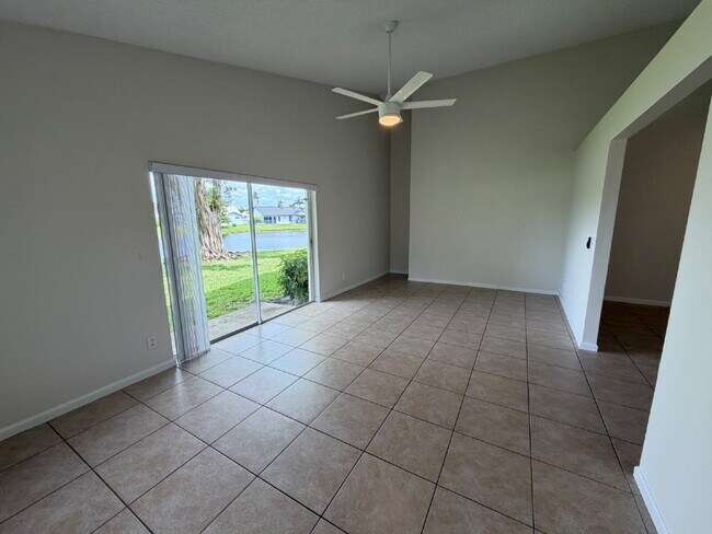Building Photo - Beautiful Home with Large Great Room!