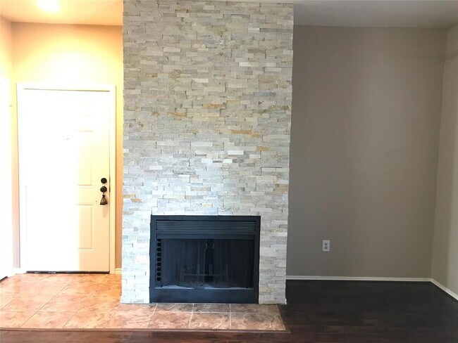 Building Photo - 2023 Gentryside Dr