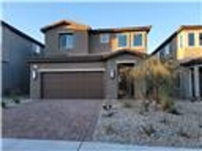 Building Photo - Beautiful 4 bedroom House