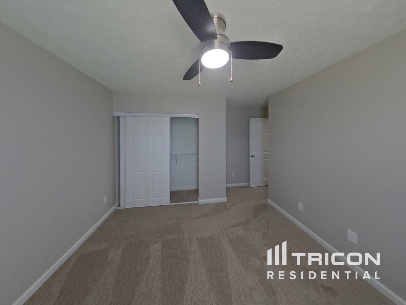 Building Photo - 1631 Royal Ives Dr SE