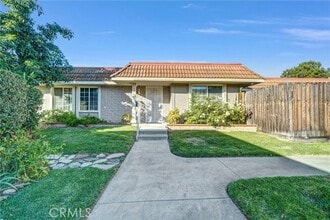 Building Photo - 23425 El Reposa