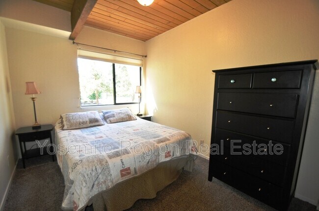 Building Photo - 12691 Junipero Serra Way