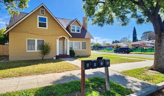 Primary Photo - 1452 N 5th St