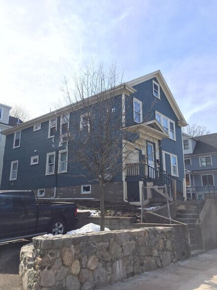 Building Photo - 149 Calumet St