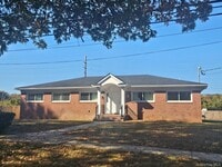 Building Photo - 87 Community Rd