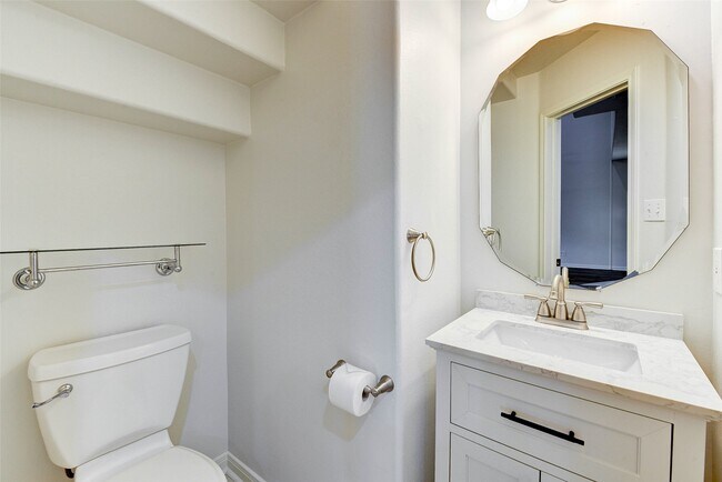 Building Photo - 2311 Stableridge Dr