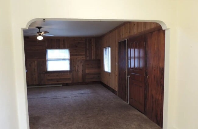 Building Photo - Application Pending - Two Bedroom Home in ...