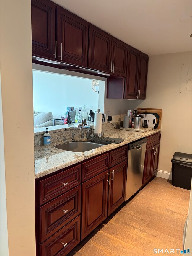 Building Photo - 127 Greyrock Pl