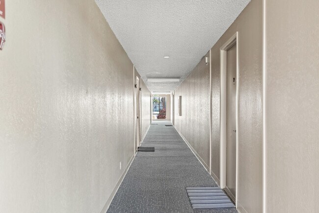 Building Photo - 914 Beach Park Blvd