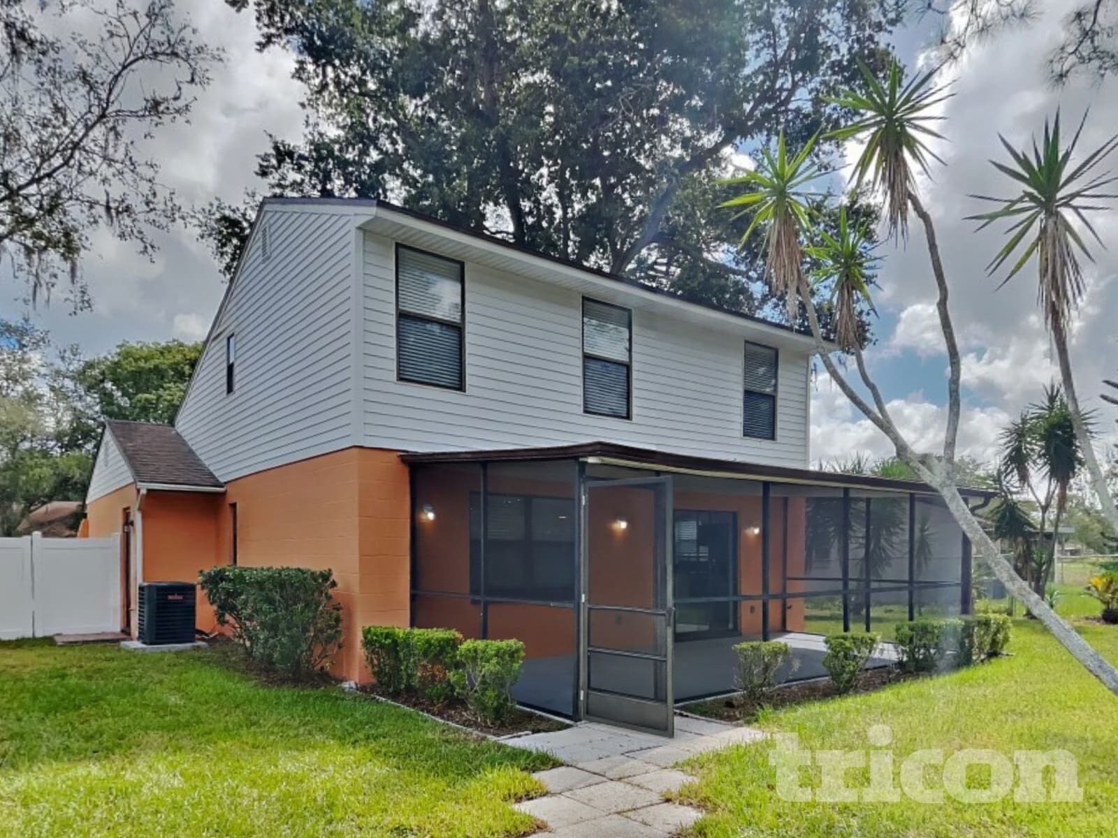 Building Photo - 16128 Foxfire Dr