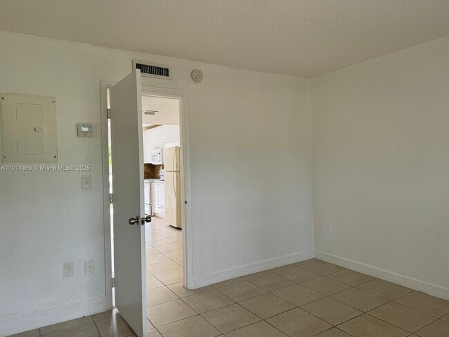 Building Photo - 2401 Van Buren St