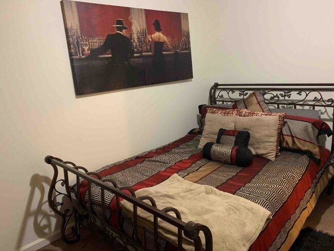 Building Photo - 405 E Mill #10