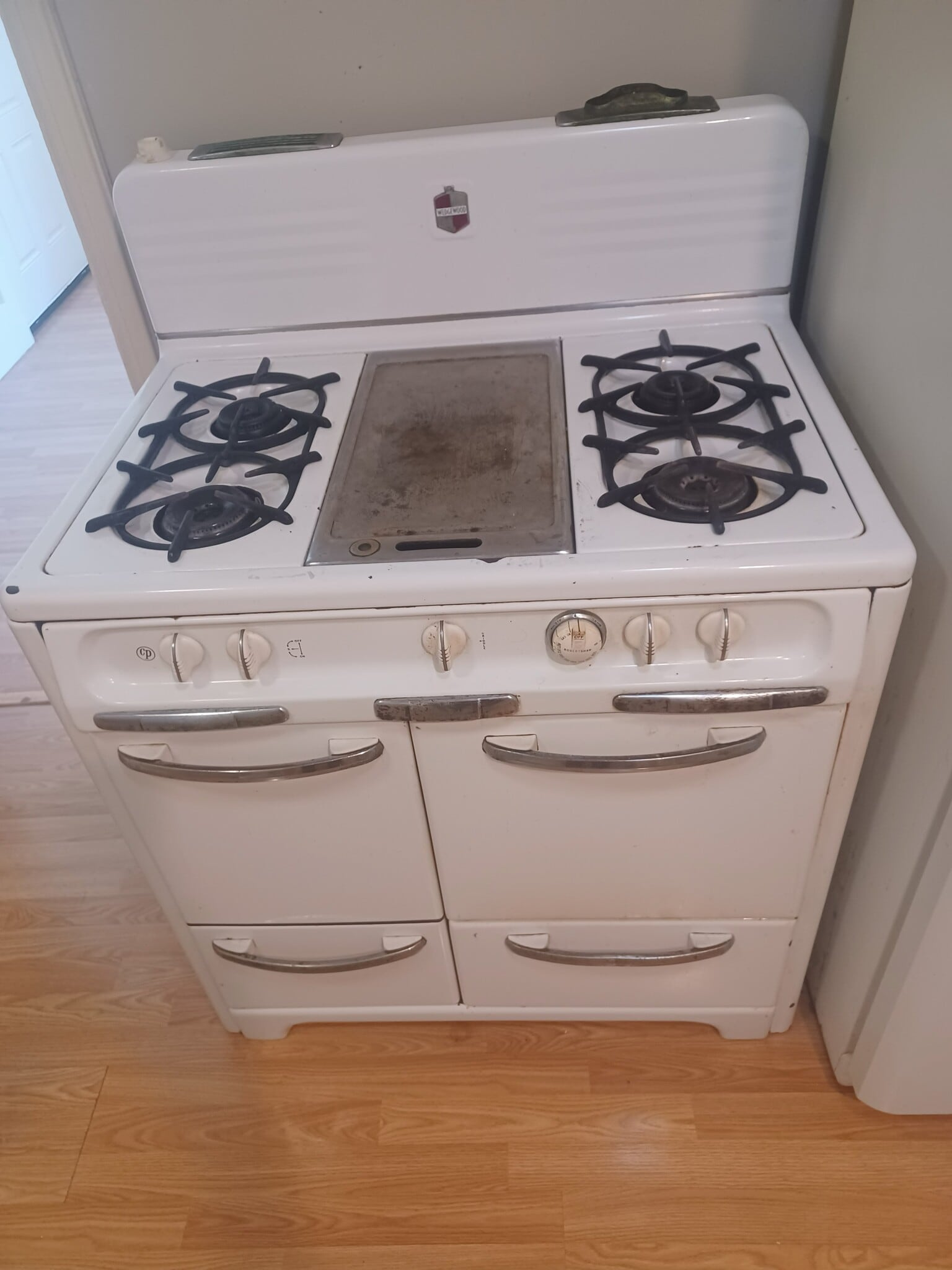 Stove - 924 Virginia St