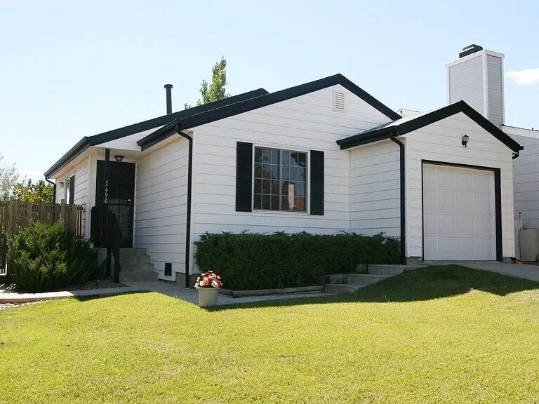 Primary Photo - 17707 E Cornell Dr
