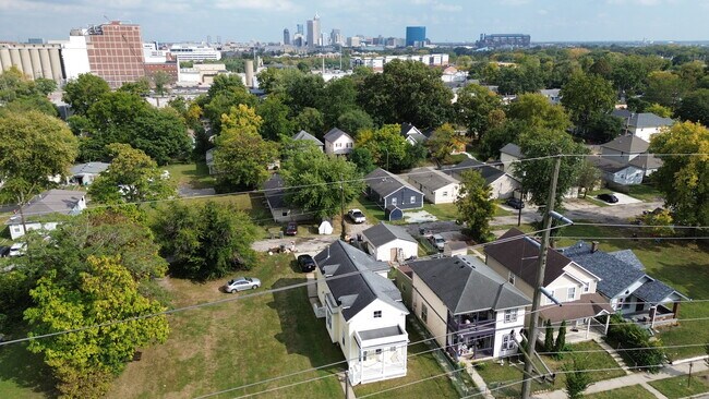 Building Photo - 549 N Belmont Ave