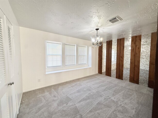 Building Photo - 10423 Kirkshire Dr