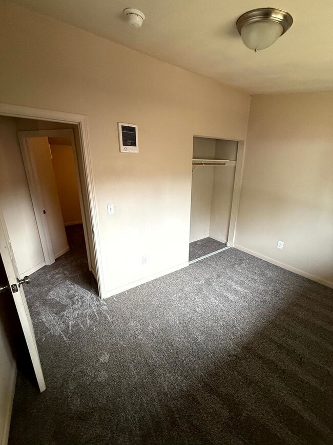 Building Photo - 2523 Kincaid St