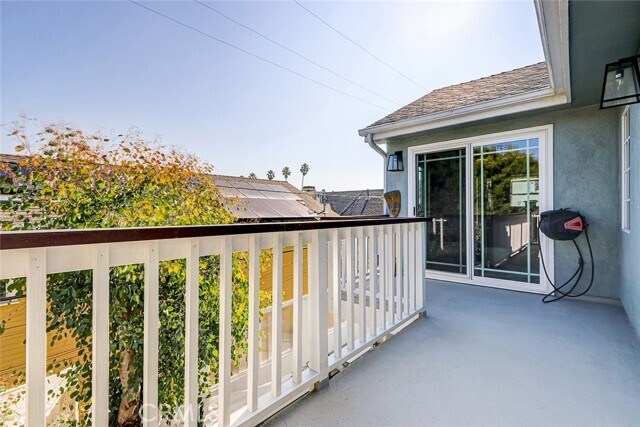 Building Photo - 718 S Broadway