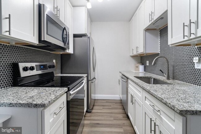 Building Photo - 5806 Shadbush Ct